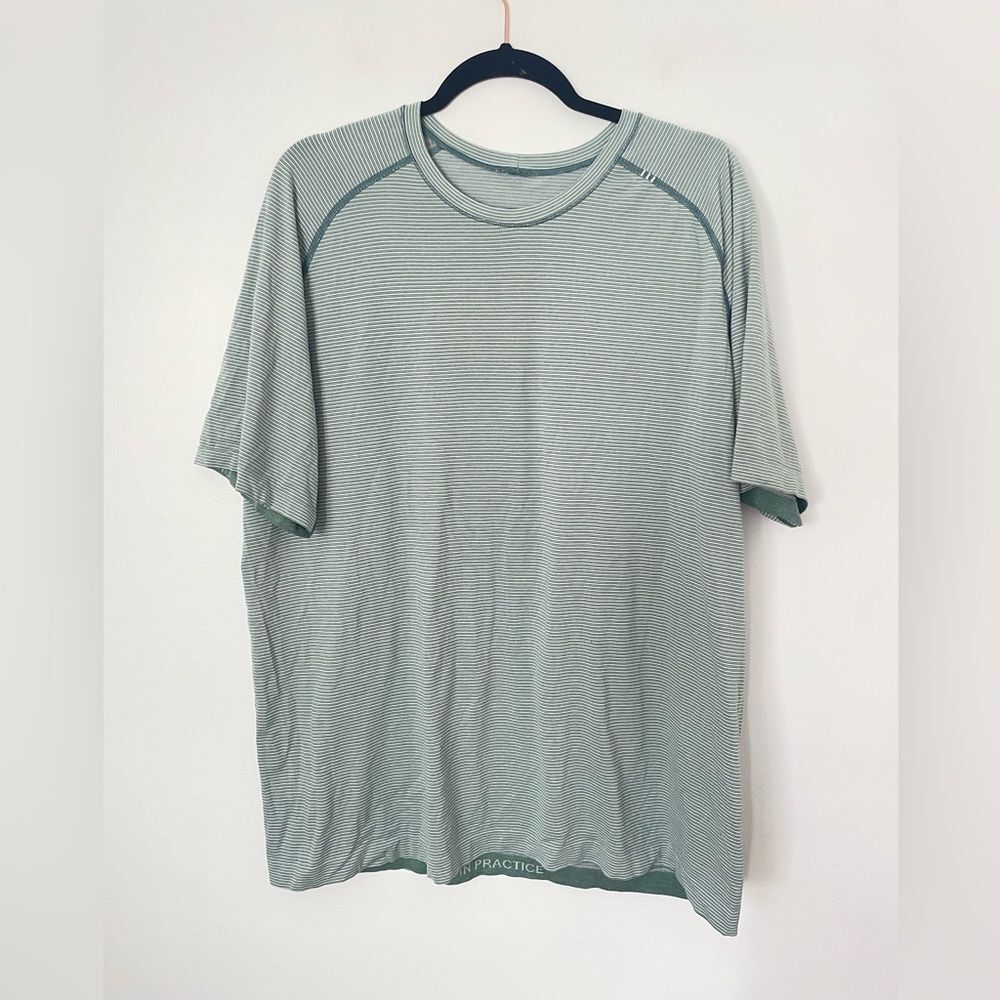 Lululemon Men’s Metal Vent Tech Short Sleeve Shirt Green White Stripe XL